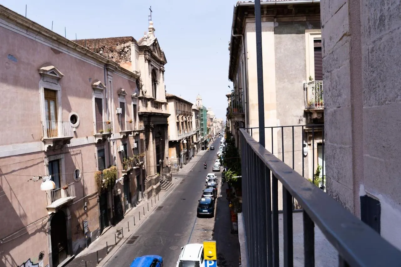 305 Apartment Catania