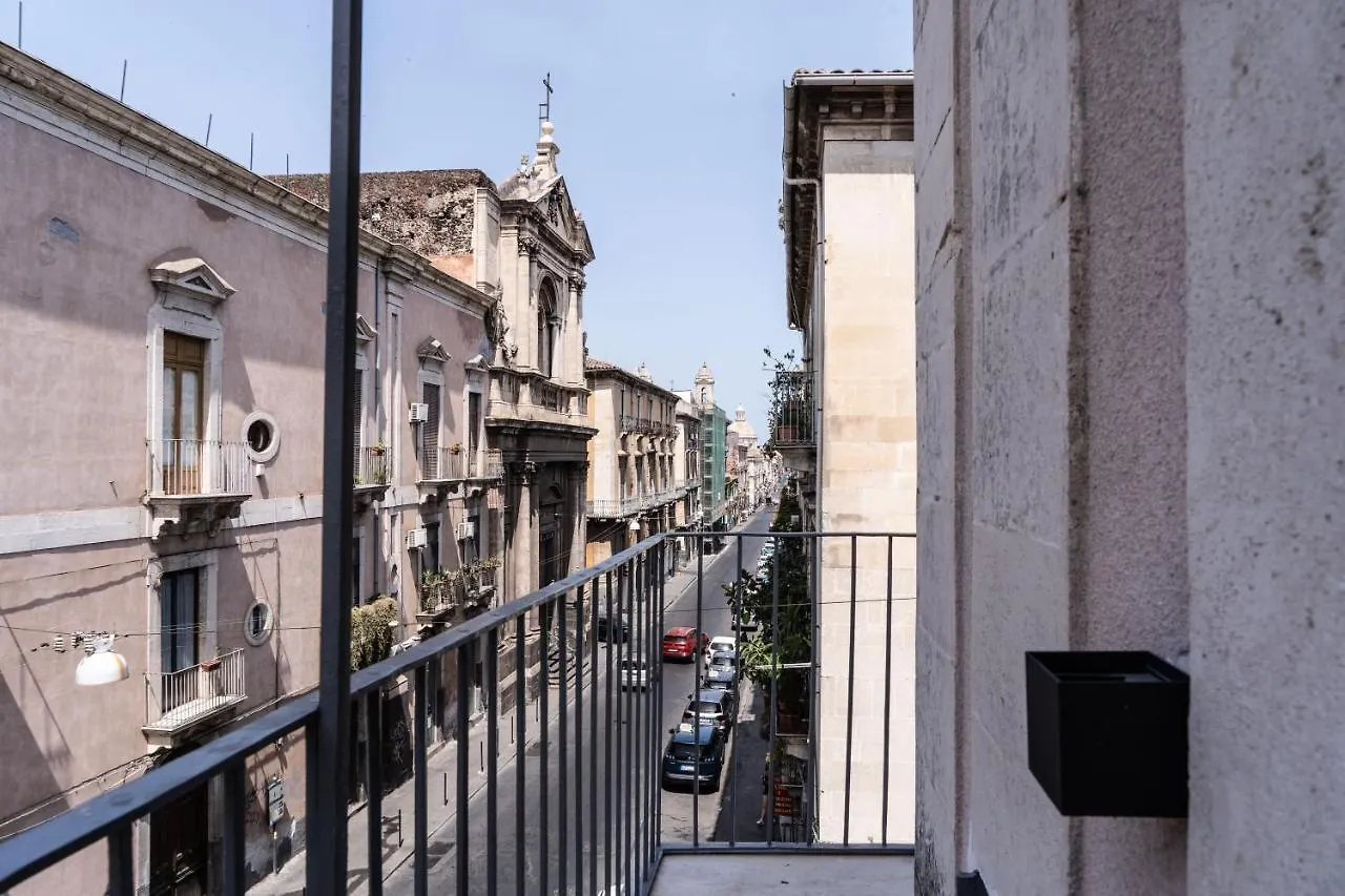 305 Apartment Catania